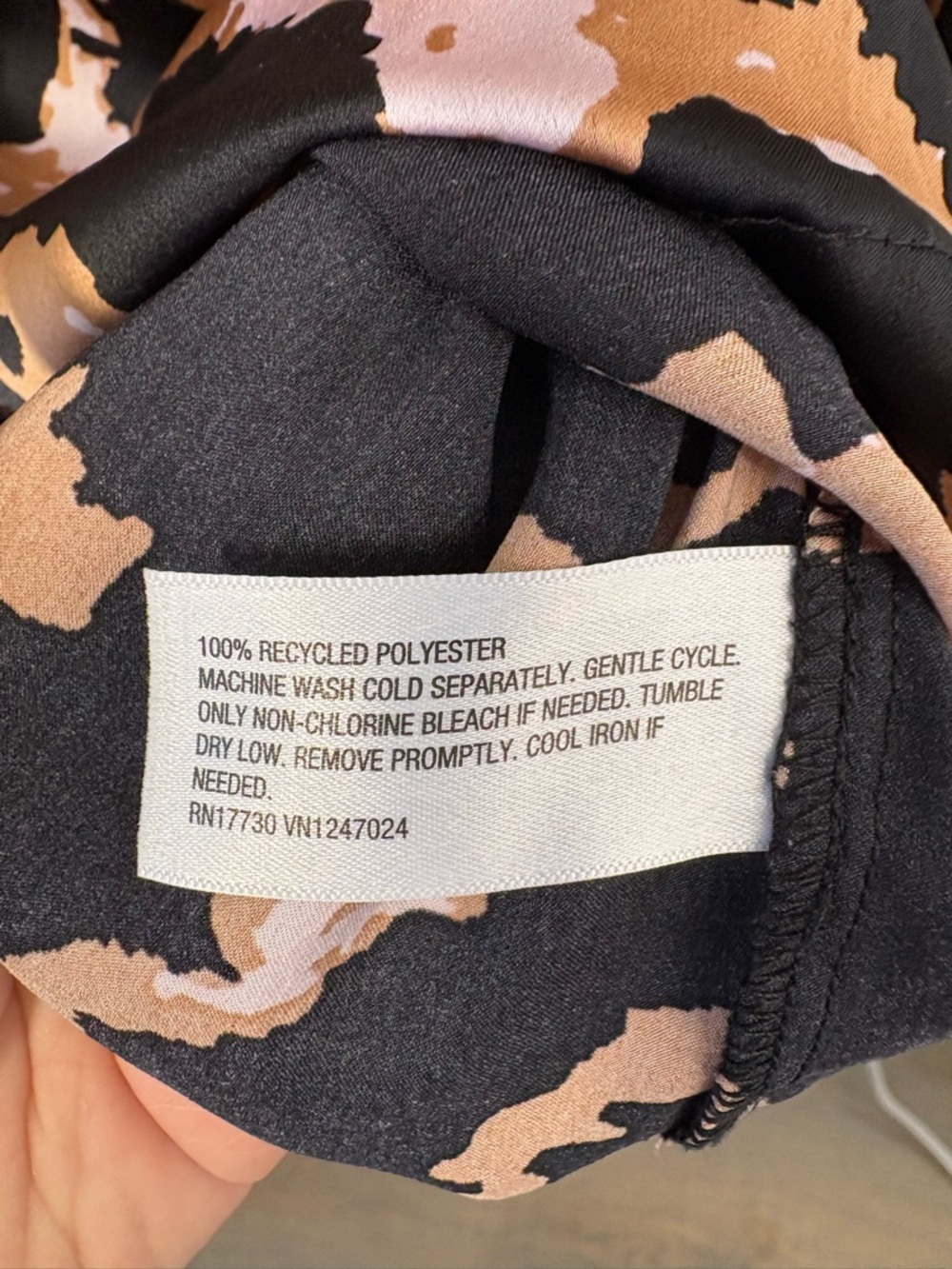 Diane von Furstenberg for Target 2 Piece Satin PJ Set, Large, Black Tan Print - Picture 8 of 11